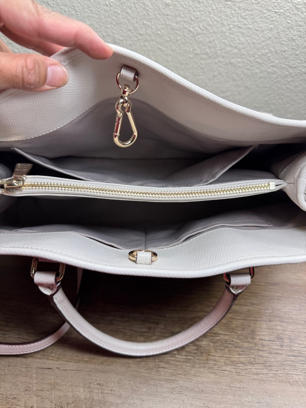 Coach White Pebbled Leather Satchel with Pale Pink Trim - Picture 3 of 7